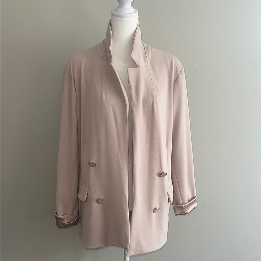 Stoosh Cream Blazer with Notched Lapel and Relaxed Fit